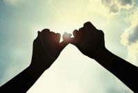 Contoh Percakapan Bahasa Inggris tentang Expressing Promise beserta Artinya