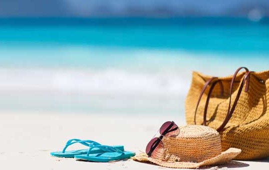 Perbedaan Vacation dan Holiday Lengkap Beserta Contoh Kalimatnya dalam Bahasa Inggris
