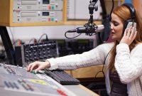 Announcer_Radio_Station