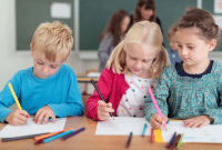 Perbedaan-Kata-Student-Dan-Pupil-Beserta-Contohnya